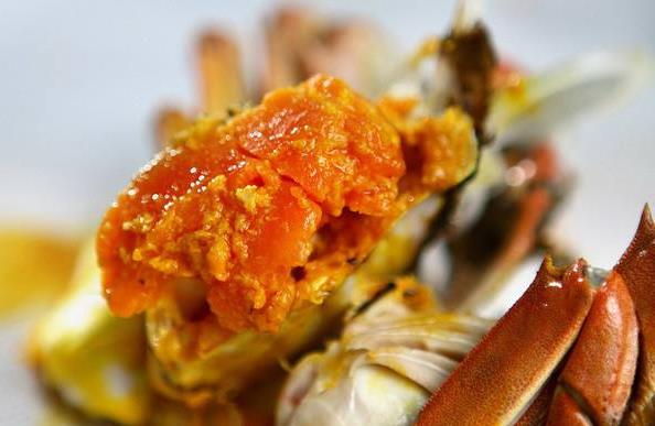 吃螃蟹吃公的还是母的？公螃蟹好吃还是母螃蟹好吃？